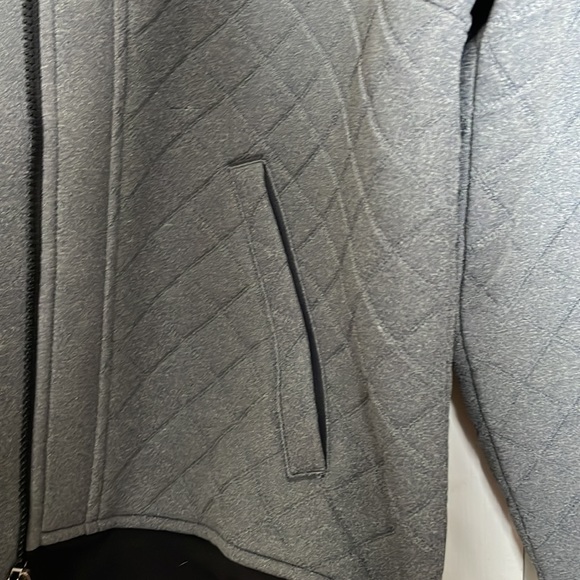 Athlete quilted bomber - Picture 2 of 3